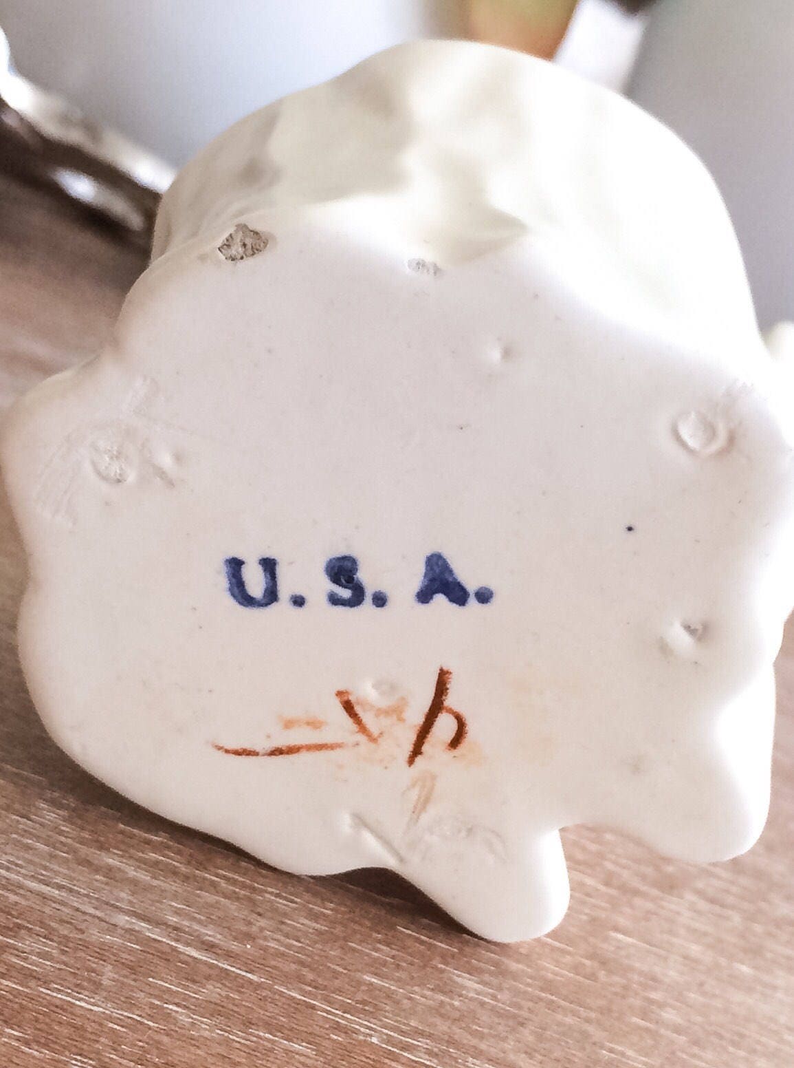 Mid Modern White Deer Planter