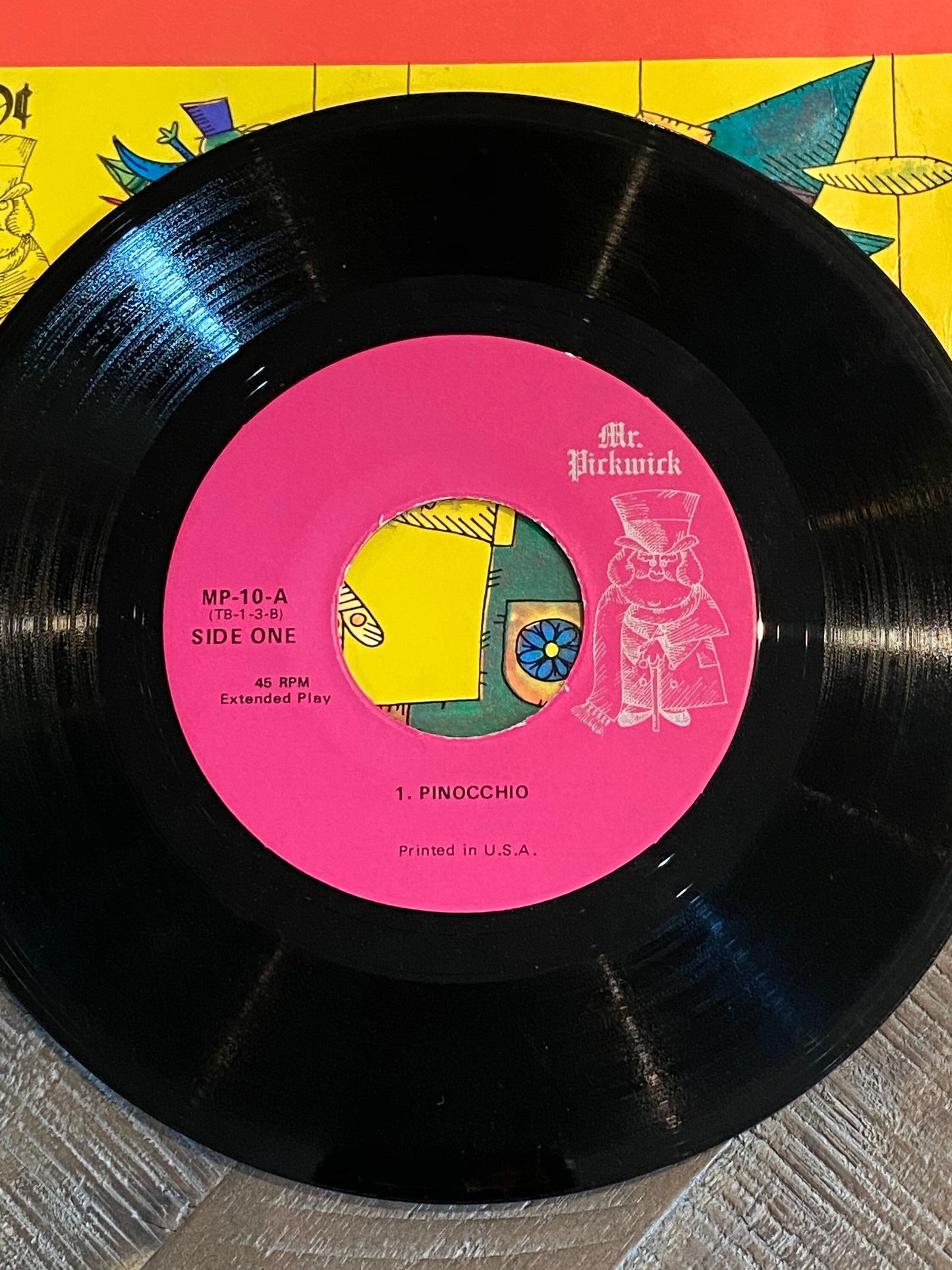 Mr. Pickwick Extended Play Record Double Record Pinocchio and Aladdin