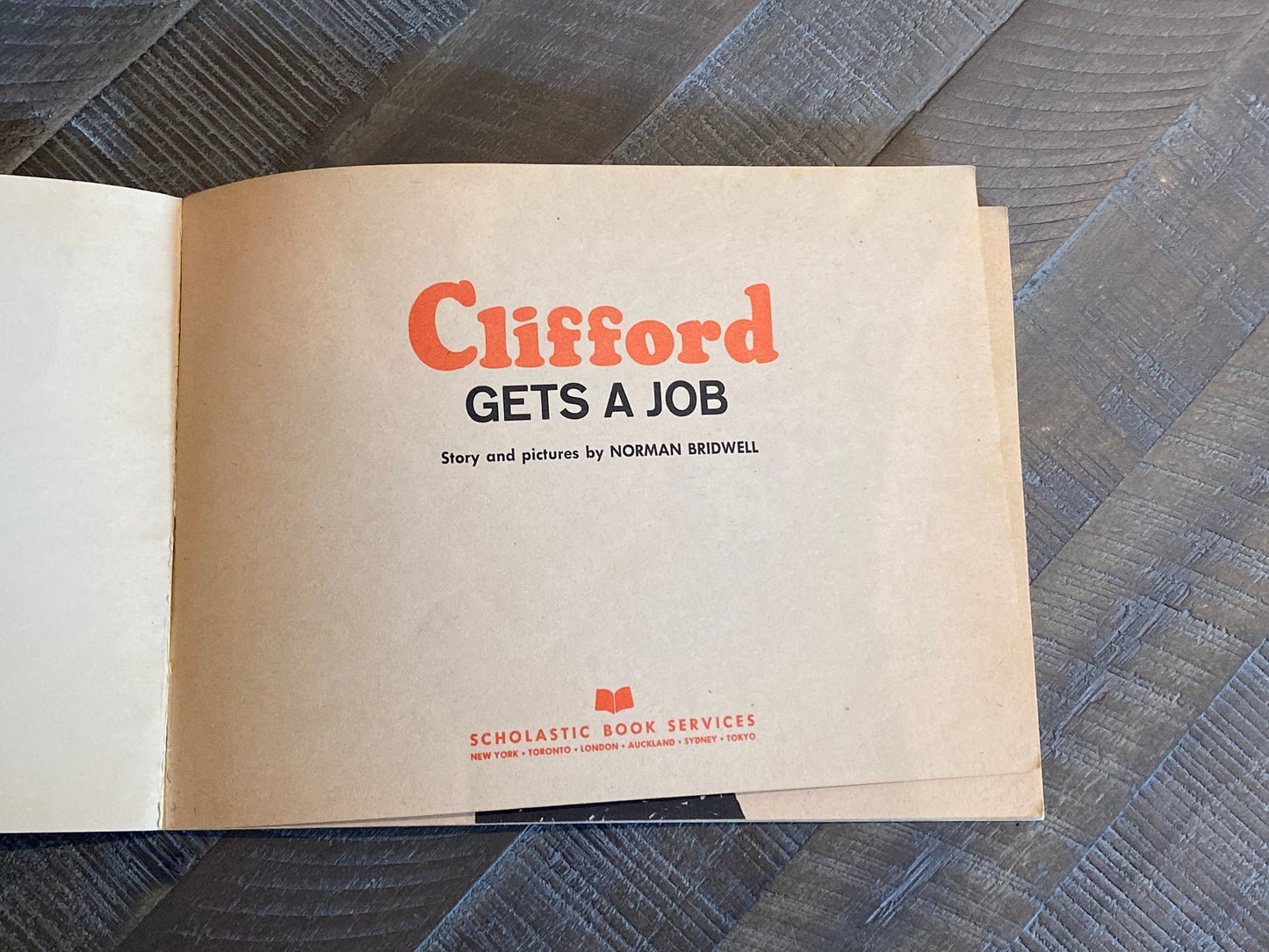 Clifford The Big Red Dog Gets a Job