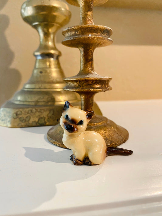 Hagen Renaker Mini Mama Siamese Cat Seated #438