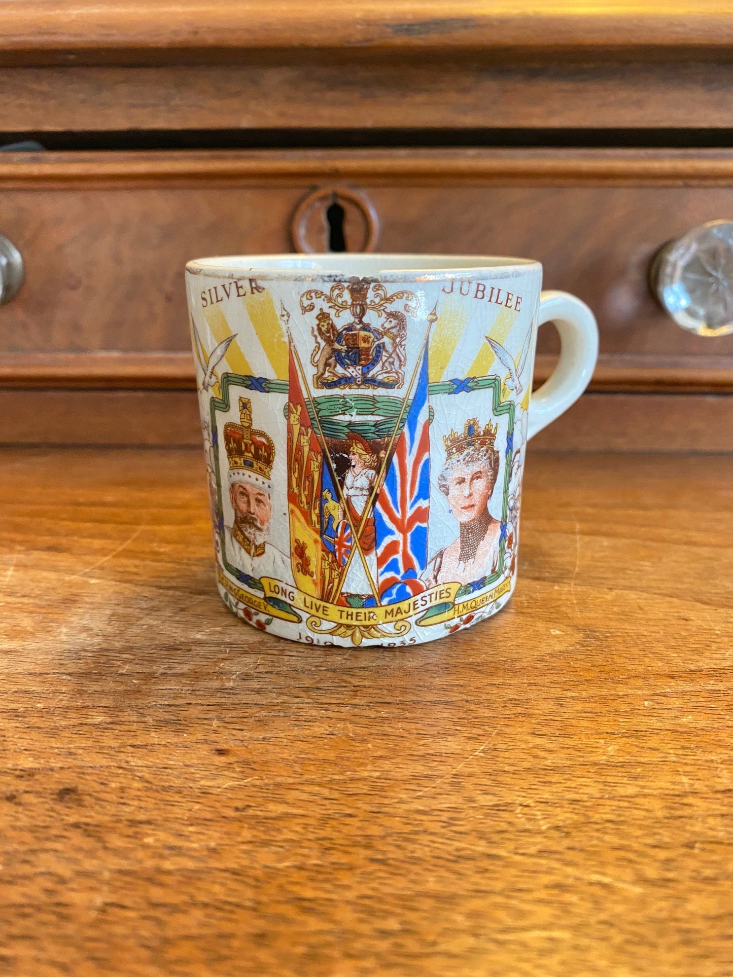 Vintage King George V and Queen Mary  Silver Jubilee 1935 Commemorative  Mug Royal Family Collectible